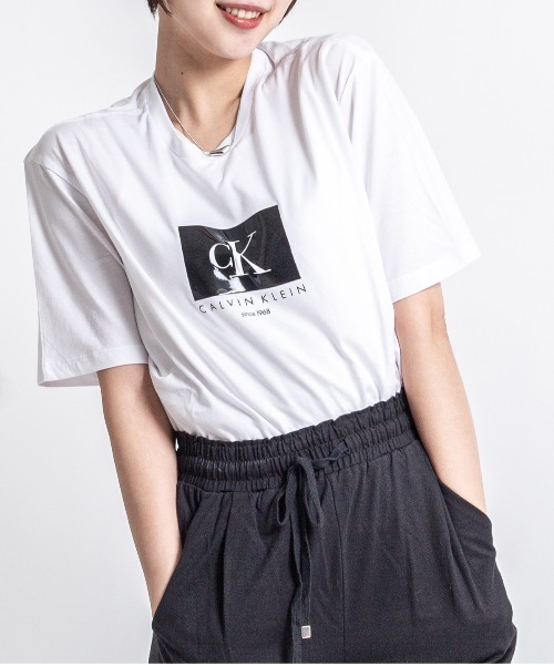 Calvin Klein(カルバン・クライン)の「【CALVIN KLEIN】ロゴTシャツ 半袖 シンプル クルーネック(Tシャツ/カットソー・メンズ・ブラック/ホワイト・LARGE/MEDIUM/X-LARGE)」の7枚目の写真