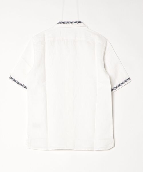 BANANA REPUBLIC FACTORY STORE(バナナリパブリック ファクトリーストア)の「BANANA REPUBLIC FACTORY STORE スタンダードフィット エンブロイダリー リゾートシャツ(シャツ/ブラウス・メンズ・ホワイト/アイボリー・S/M/L/XL)」の3枚目の写真
