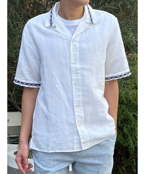 BANANA REPUBLIC FACTORY STORE(バナナリパブリック ファクトリーストア)の「BANANA REPUBLIC FACTORY STORE スタンダードフィット エンブロイダリー リゾートシャツ(シャツ/ブラウス・メンズ・ホワイト/アイボリー・S/M/L/XL)」の9枚目の写真
