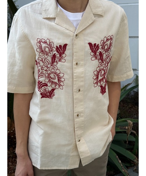 BANANA REPUBLIC FACTORY STORE(バナナリパブリック ファクトリーストア)の「BANANA REPUBLIC FACTORY STORE スタンダードフィット エンブロイダリー リゾートシャツ(シャツ/ブラウス・メンズ・ホワイト/アイボリー・S/M/L/XL)」の12枚目の写真