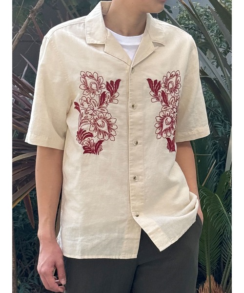 BANANA REPUBLIC FACTORY STORE(バナナリパブリック ファクトリーストア)の「BANANA REPUBLIC FACTORY STORE スタンダードフィット エンブロイダリー リゾートシャツ(シャツ/ブラウス・メンズ・ホワイト/アイボリー・S/M/L/XL)」の11枚目の写真