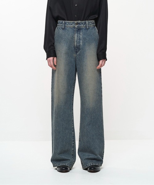Juha(ユハ)の「FORMED WIDE DENIM(FADED WASH)(デニムパンツ・メンズ・ブルー/ブラック・4/3/2)」の2枚目の写真