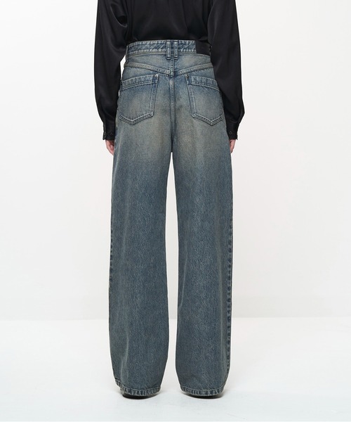 Juha(ユハ)の「FORMED WIDE DENIM(FADED WASH)(デニムパンツ・メンズ・ブルー/ブラック・4/3/2)」の8枚目の写真