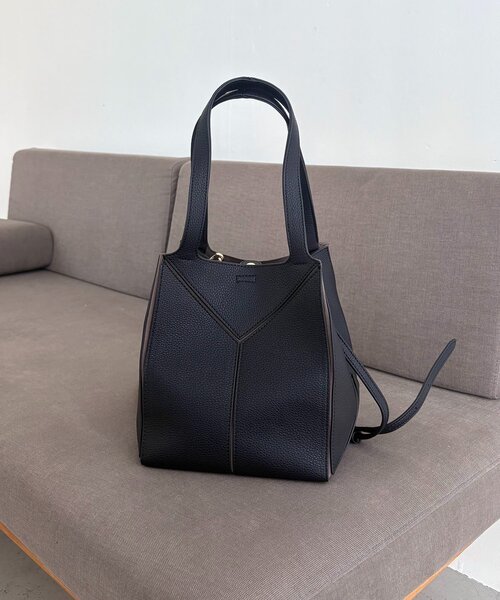 CAPRICIEUX LE'MAGE(カプリシューレマージュ)の「【S/Lサイズ展開あり】ブロッキングバッグ L(ショルダーバッグ・レディース・ブラック/ベージュ・FREE)」の6枚目の写真