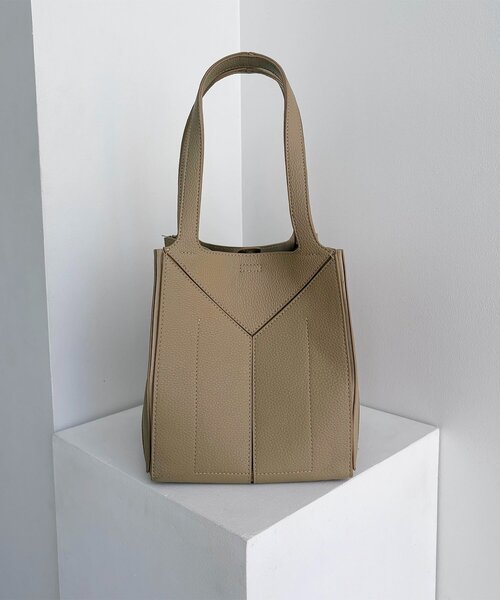 CAPRICIEUX LE'MAGE(カプリシューレマージュ)の「【S/Lサイズ展開あり】ブロッキングバッグ L(ショルダーバッグ・レディース・ブラック/ベージュ・FREE)」の8枚目の写真