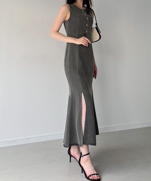 junoah（ジュノア）の「【涼しく着られる】ゴールドボタンノースリマーメイドワンピース（ワンピース・レディース・ブラック/ライトブルー・LARGE/MEDIUM/SMALL）」の11枚目の写真