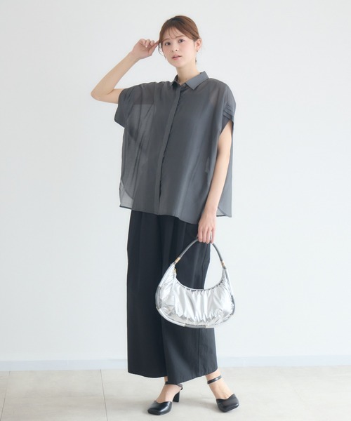 KATHARINE ROSS（キャサリンロス）の「【KATHARINE ROSS】中綿ショルダー ポリウレタンバッグ（ショルダーバッグ・レディース・シルバー/ブラック・MEDIUM）」の14枚目の写真