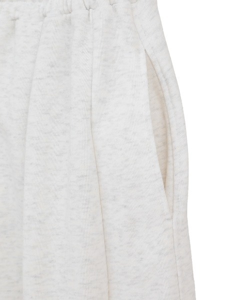 CLANE(クラネ)の「CLANE/クラネ/COCOON BULKY SWEAT PANTS(スウェットパンツ・レディース・グレー/ホワイト/ブラック・1)」の6枚目の写真