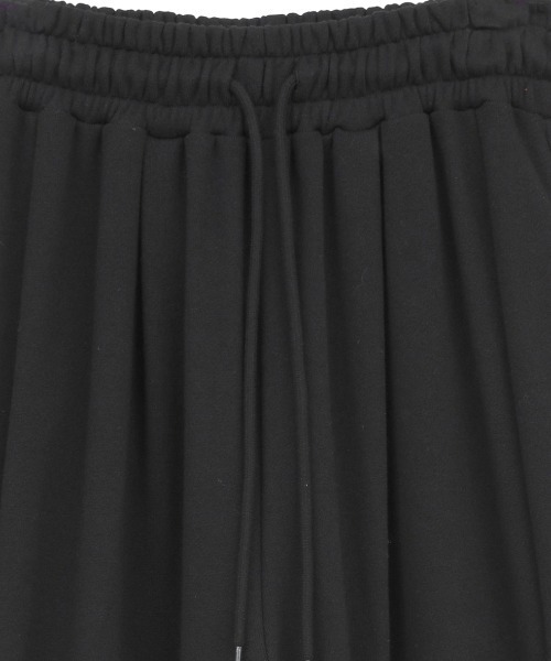CLANE(クラネ)の「CLANE/クラネ/COCOON BULKY SWEAT PANTS(スウェットパンツ・レディース・グレー/ホワイト/ブラック・1)」の12枚目の写真