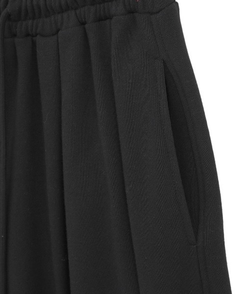 CLANE(クラネ)の「CLANE/クラネ/COCOON BULKY SWEAT PANTS(スウェットパンツ・レディース・グレー/ホワイト/ブラック・1)」の13枚目の写真
