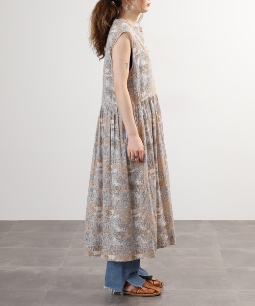 YARRA(ヤラ)の「YARRA 綿100% ノースリワンピース インド綿プリント生地使用(ワンピース・レディース・ライトベージュ・FREE)」の9枚目の写真