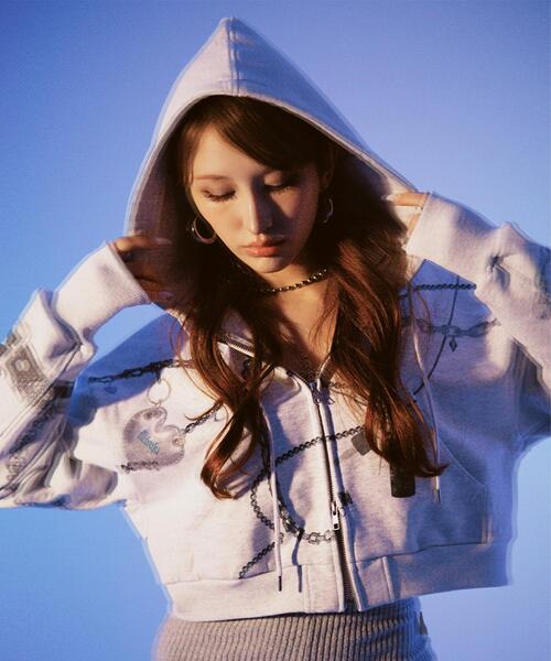 ROYAL FLASH(ロイヤルフラッシュ)の「MITSUKI/ミツキ/Mitsuki Printed Hoodie(パーカー・レディース・ブラック/カーキ・F)」の11枚目の写真