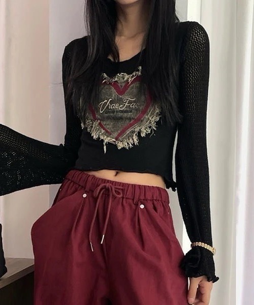 Alvia(アルビア)の「パッチワークデザインフレア袖サマーニット(ニット/セーター・レディース・レッド/ブラック/グレー・M)」の5枚目の写真