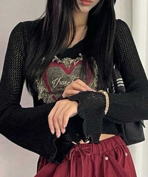 Alvia(アルビア)の「パッチワークデザインフレア袖サマーニット(ニット/セーター・レディース・レッド/ブラック/グレー・M)」の6枚目の写真