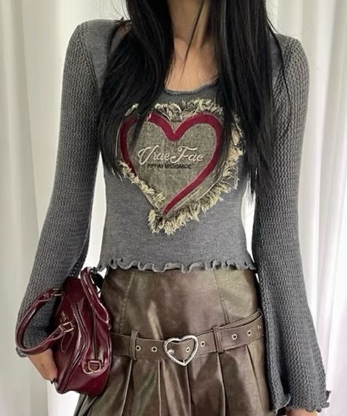 Alvia(アルビア)の「パッチワークデザインフレア袖サマーニット(ニット/セーター・レディース・レッド/ブラック/グレー・M)」の10枚目の写真