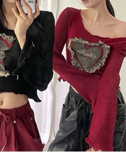 Alvia(アルビア)の「パッチワークデザインフレア袖サマーニット(ニット/セーター・レディース・レッド/ブラック/グレー・M)」の12枚目の写真