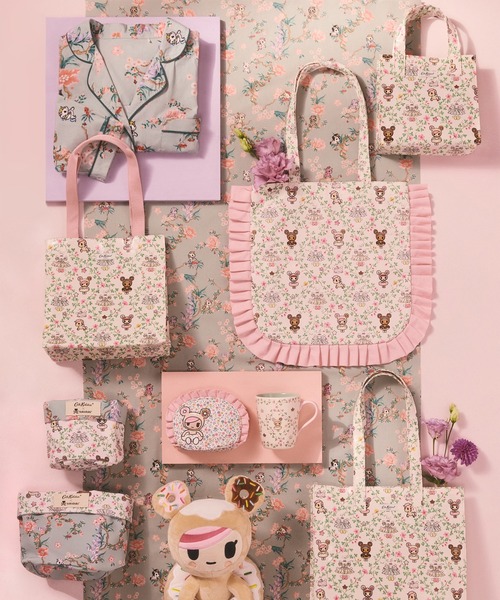 Cath Kidston（キャスキッドソン）の「tokidoki ミディアム ブックバッグ Tokidoki Paper Dresses（トートバッグ・レディース・アイボリー・FREE）」の6枚目の写真