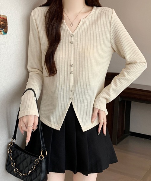 2ly2(トゥーリートゥー)の「ハートボタンリブカーディガン / Vネック リブトップス(Tシャツ/カットソー・レディース・ブラック/ベージュ/ブラウン・FREE)」の9枚目の写真