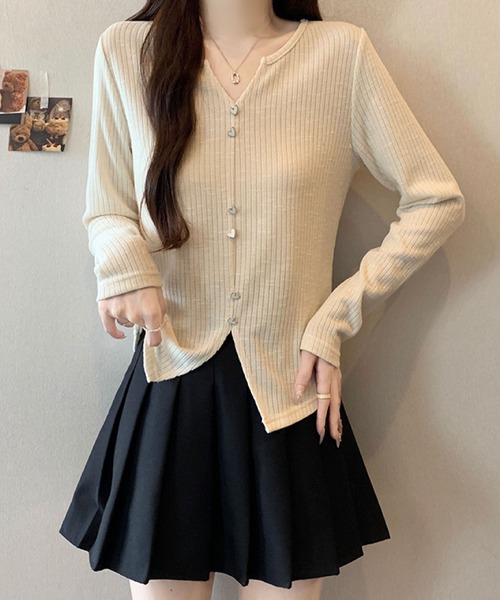 2ly2(トゥーリートゥー)の「ハートボタンリブカーディガン / Vネック リブトップス(Tシャツ/カットソー・レディース・ブラック/ベージュ/ブラウン・FREE)」の6枚目の写真