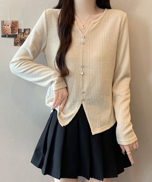 2ly2(トゥーリートゥー)の「ハートボタンリブカーディガン / Vネック リブトップス(Tシャツ/カットソー・レディース・ブラック/ベージュ/ブラウン・FREE)」の4枚目の写真