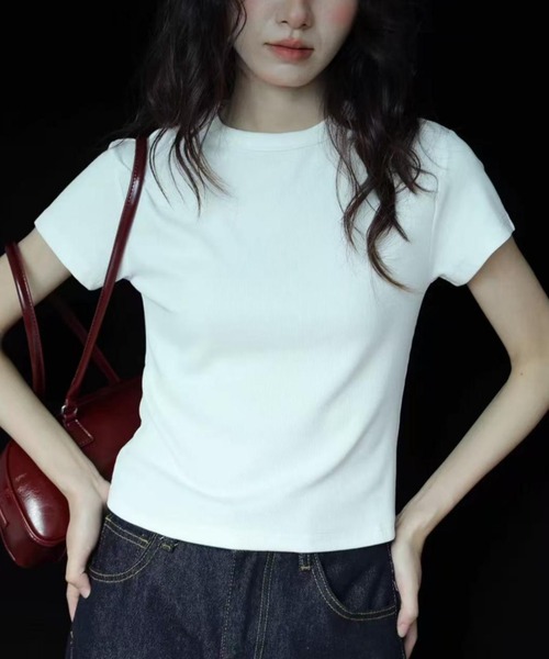 GEMEDA(ジェメダ)の「クルーネック コンパクトTシャツ(Tシャツ/カットソー・レディース・ブラック/ホワイト・M)」の4枚目の写真