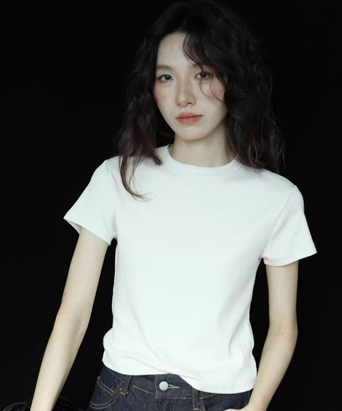 GEMEDA(ジェメダ)の「クルーネック コンパクトTシャツ(Tシャツ/カットソー・レディース・ブラック/ホワイト・M)」の8枚目の写真