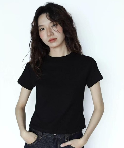 GEMEDA(ジェメダ)の「クルーネック コンパクトTシャツ(Tシャツ/カットソー・レディース・ブラック/ホワイト・M)」の12枚目の写真