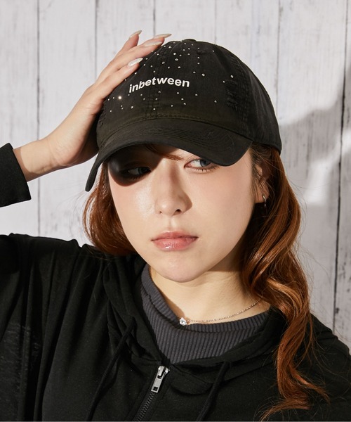 GORGE（ゴージ）の「《ラインストーン・ダメージ加工》キャップ／ストリート／オールシーズン／全3色（キャップ・レディース・ピンク/チャコール/ブラック・F）」の2枚目の写真