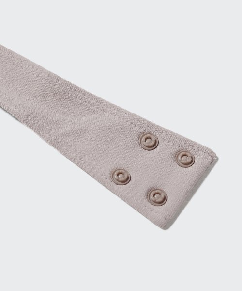 MUSINSA STANDARD WOMAN（ムシンサスタンダードウーマン）の「ウィメンズスクエアネック長袖ボディスーツ[アッシュベージュ]（Tシャツ/カットソー・レディース・その他・SMALL/MEDIUM/LARGE/X-SMALL）」の5枚目の写真