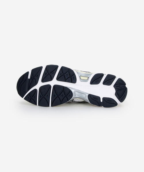 ASICS（アシックス）の「ASICS | GEL-CUMULUS 16 MEN（スニーカー・メンズ・ホワイト系その他・25.5/27.5/27/26/26.5）」の6枚目の写真