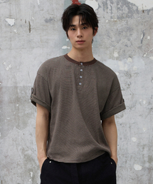ロールアップスナップヘンリーネックストライプハーフTシャツ[ブラウン]