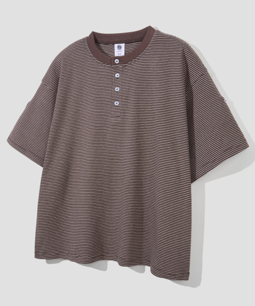 AGOD（エージーオーディー）の「ロールアップスナップヘンリーネックストライプハーフTシャツ[ブラウン]（Tシャツ/カットソー・レディース・その他・LARGE/SMALL/MEDIUM）」の4枚目の写真