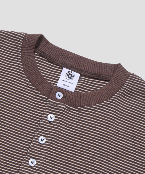 AGOD（エージーオーディー）の「ロールアップスナップヘンリーネックストライプハーフTシャツ[ブラウン]（Tシャツ/カットソー・レディース・その他・LARGE/SMALL/MEDIUM）」の6枚目の写真