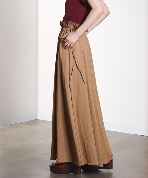 ROSE BUD(ローズバッド)の「(CREOLME)GATHER AND FLARE SKIRT(スカート・レディース・ベージュ/ネイビー・S/M)」の15枚目の写真