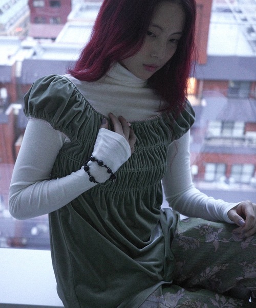 VELOUR SHIRRED TOP / ベロアシャーリングトップス（Tシャツ 