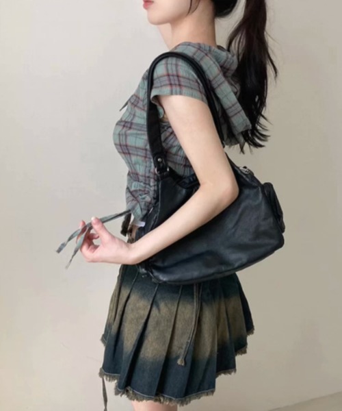 FAVORITO(ファヴォリート)の「フード付き半袖トップス(シャツ/ブラウス・レディース・グリーン/モカ/ダークブルー・F)」の6枚目の写真