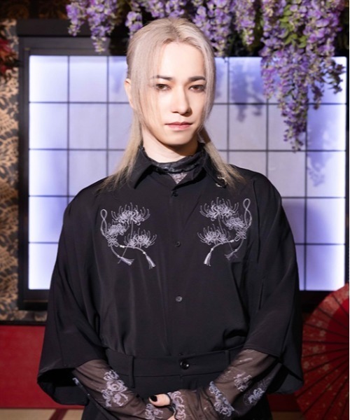 REZEN(リゼン)の「彼岸花刺繍半袖シャツ(シャツ/ブラウス・メンズ・ブルーパープル/ライトグレー/イエロー/ローズ・MEDIUM/LARGE)」の10枚目の写真