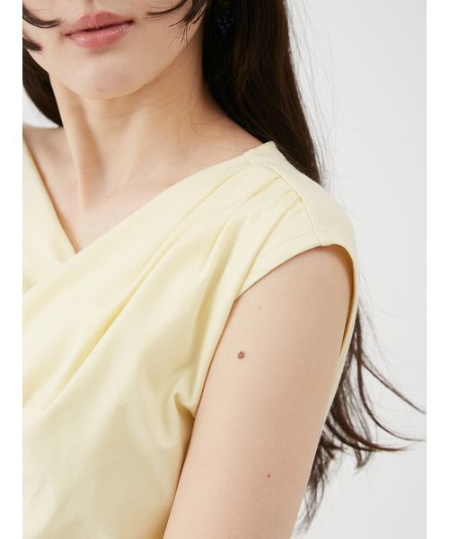 LILY BROWN(リリーブラウン)の「【UVカット】3wayドレープトップス(Tシャツ/カットソー・レディース・イエロー/ブラック/ホワイト・F)」の8枚目の写真