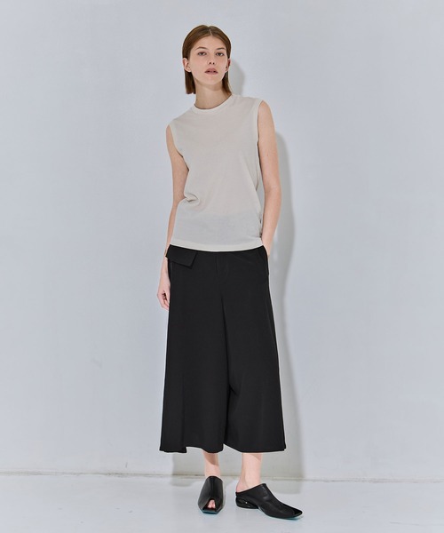 ATON(エイトン)の「【ATON/エイトン】FRESCA NUBUCK REGULAR FIT TANKTOP/ヌバックレギュラーフィットタンクトップ(Tシャツ/カットソー・レディース・ベージュ/チャコールグレー/オフホワイト・2/1)」の9枚目の写真