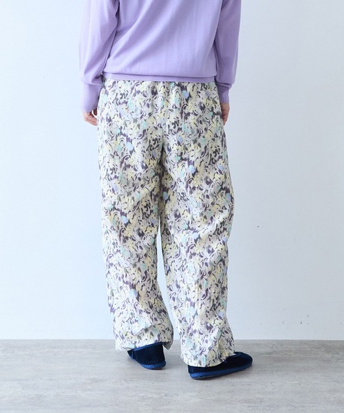 yuni(ユニ )の「●painting flower print drawstrings pants(その他パンツ・レディース・イエロー/ベージュ・FREE)」の9枚目の写真