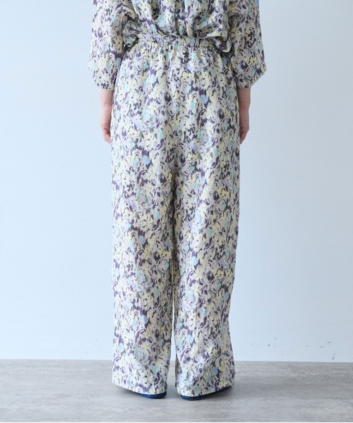 yuni(ユニ )の「●painting flower print drawstrings pants(その他パンツ・レディース・イエロー/ベージュ・FREE)」の13枚目の写真