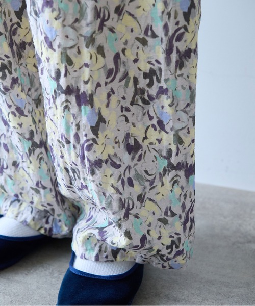 yuni(ユニ )の「●painting flower print drawstrings pants(その他パンツ・レディース・イエロー/ベージュ・FREE)」の17枚目の写真