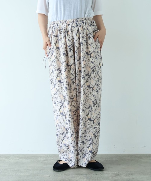 yuni(ユニ )の「●painting flower print drawstrings pants(その他パンツ・レディース・イエロー/ベージュ・FREE)」の20枚目の写真