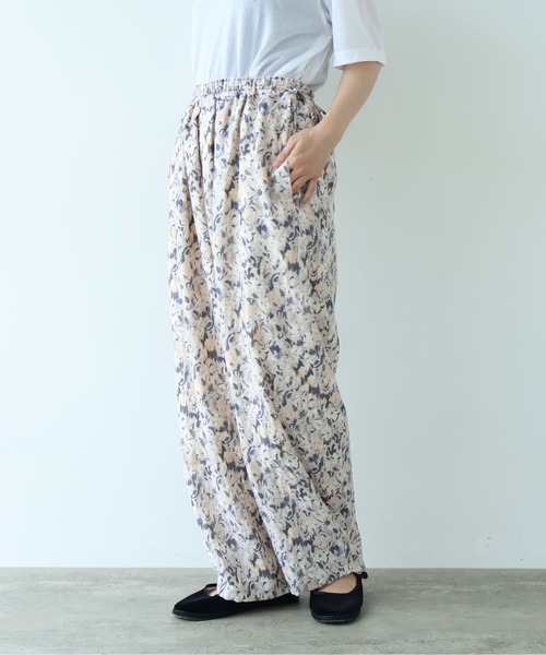 yuni(ユニ )の「●painting flower print drawstrings pants(その他パンツ・レディース・イエロー/ベージュ・FREE)」の22枚目の写真