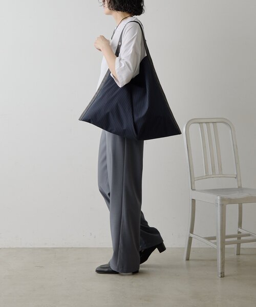 ear PAPILLONNER（イアパピヨネ）の「【kawa-kawa(カワカワ)】NO1562 stripeワンショルダーバッグ（トートバッグ・レディース・ブラック/グレー・FREE）」の13枚目の写真