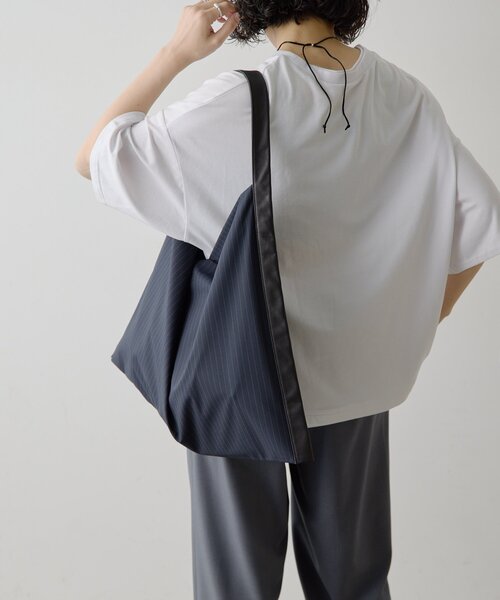 ear PAPILLONNER（イアパピヨネ）の「【kawa-kawa(カワカワ)】NO1562 stripeワンショルダーバッグ（トートバッグ・レディース・ブラック/グレー・FREE）」の15枚目の写真