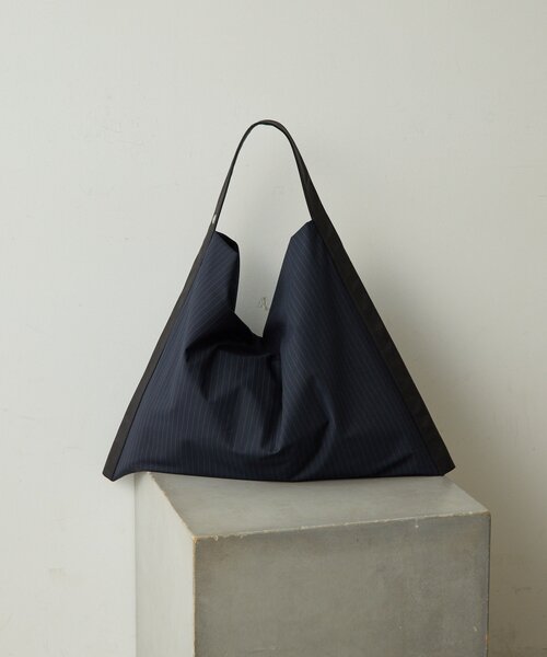 ear PAPILLONNER（イアパピヨネ）の「【kawa-kawa(カワカワ)】NO1562 stripeワンショルダーバッグ（トートバッグ・レディース・ブラック/グレー・FREE）」の16枚目の写真