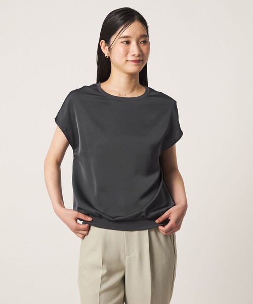 A DAY IN THE LIFE UNITED ARROWS(アデイインザライフユナイテッドアローズ)の「ヴィンテージサテン Tブラウス ‐接触冷感‐ <A DAY IN THE LIFE>(シャツ/ブラウス・レディース・ダークグレー/ナチュラル・FREE)」の2枚目の写真