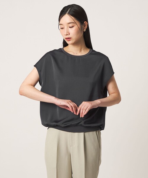 A DAY IN THE LIFE UNITED ARROWS(アデイインザライフユナイテッドアローズ)の「ヴィンテージサテン Tブラウス ‐接触冷感‐ <A DAY IN THE LIFE>(シャツ/ブラウス・レディース・ダークグレー/ナチュラル・FREE)」の3枚目の写真