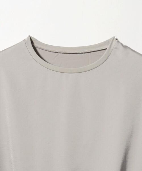 A DAY IN THE LIFE UNITED ARROWS(アデイインザライフユナイテッドアローズ)の「ヴィンテージサテン Tブラウス ‐接触冷感‐ <A DAY IN THE LIFE>(シャツ/ブラウス・レディース・ダークグレー/ナチュラル・FREE)」の11枚目の写真